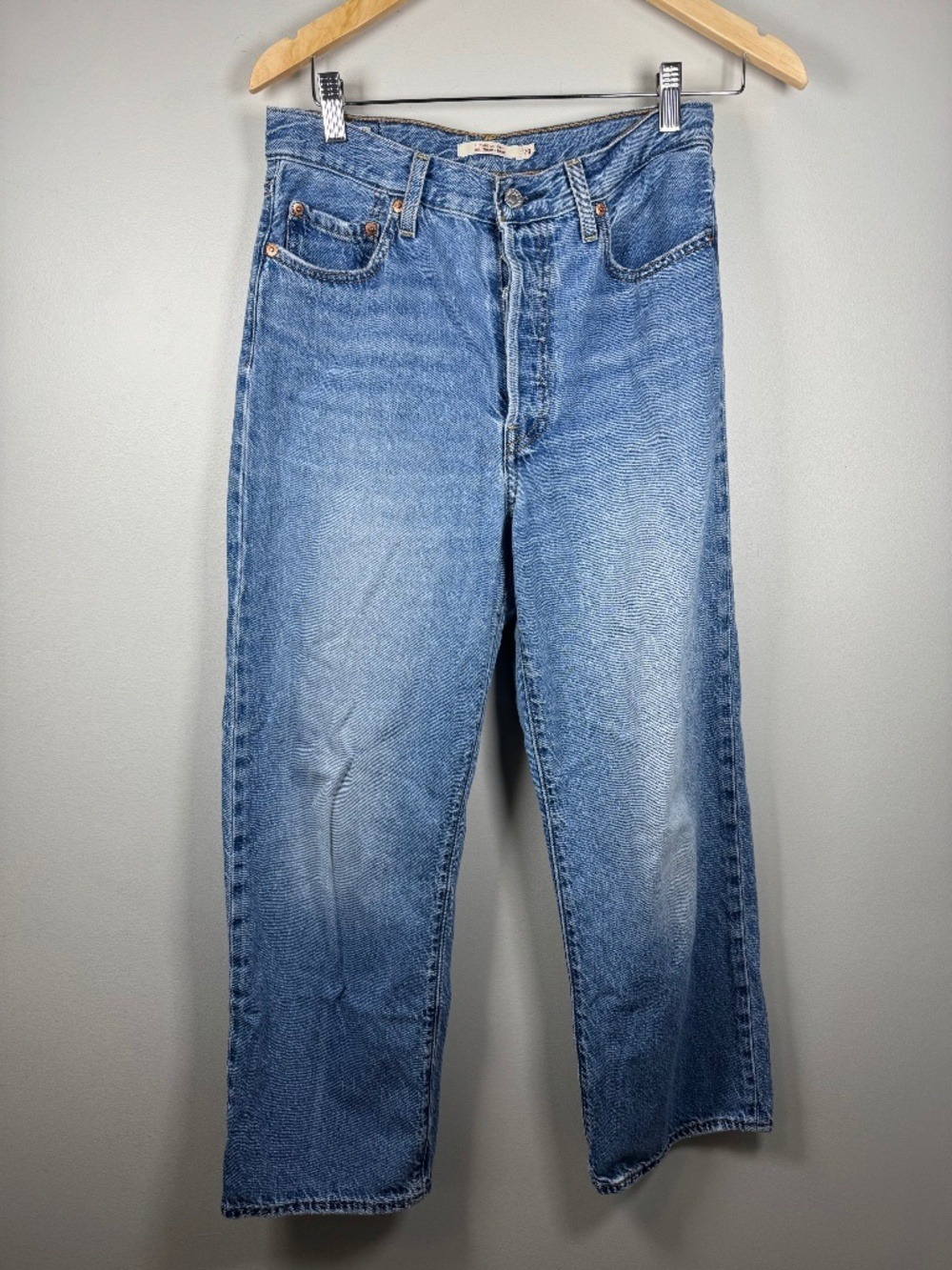 Levi's  Premium Ribcage  Straight Light Blue Cropped Ankle Jeans size 28